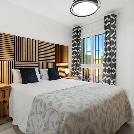 Stunning Townhouse W Pool By Costarentals - Ref 11 *